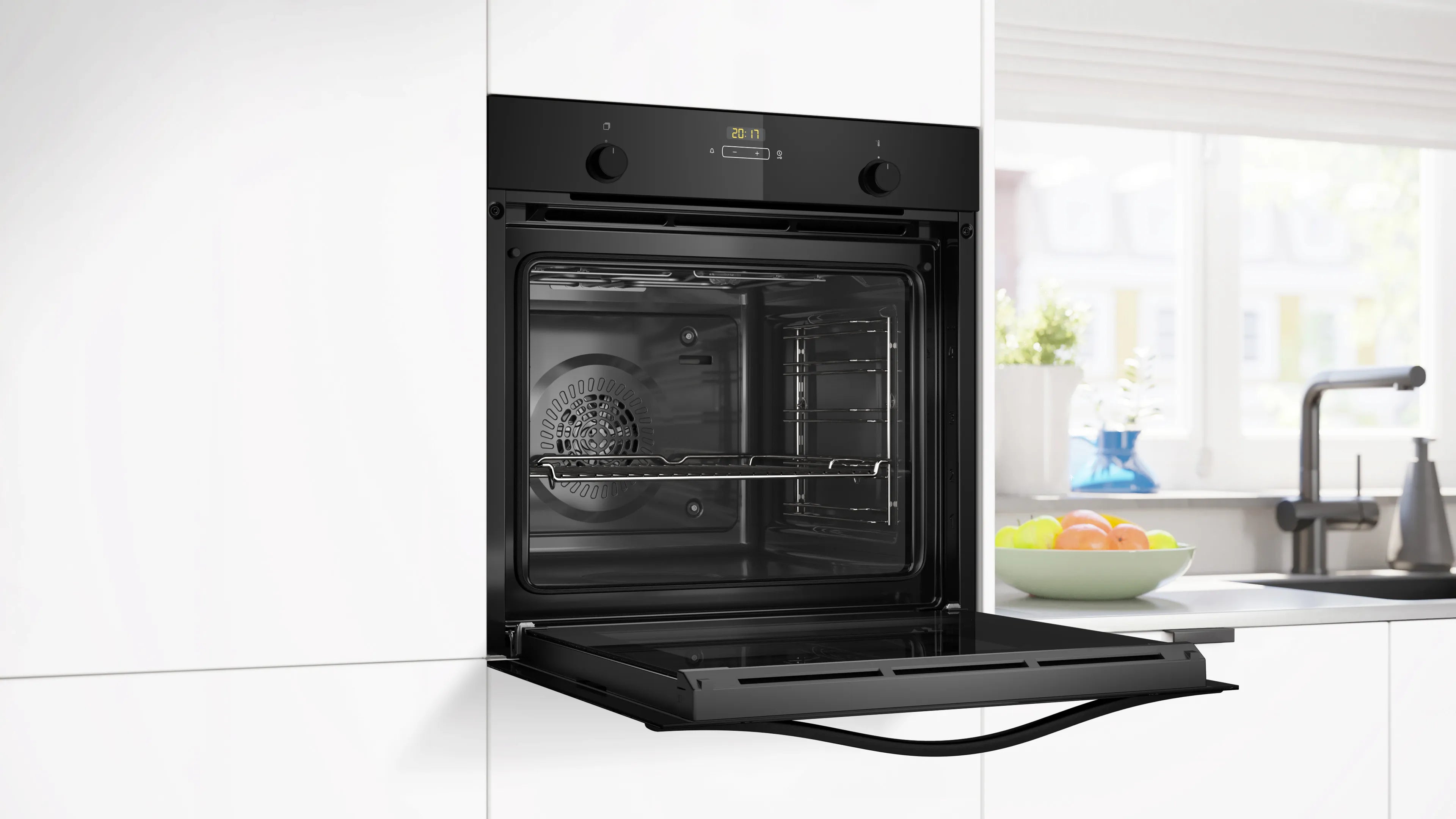 CONSTRUCTA CF4M61063 Einbau-Backofen 60x60 cm Schwarz Heißluft HydroClean Schnellvorheizen Home-Connect